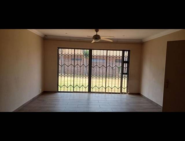 3 BEDROOM CLUSTER FOR SALE IN RAVENSWOOD